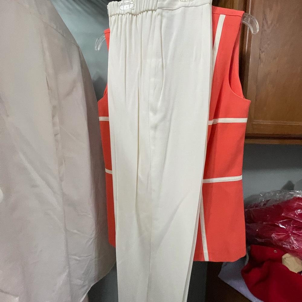 Adorable J. Taylor pant suit.